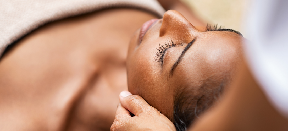 Bienfait massage visage : 7 astuces pour une peau radieuse et saine