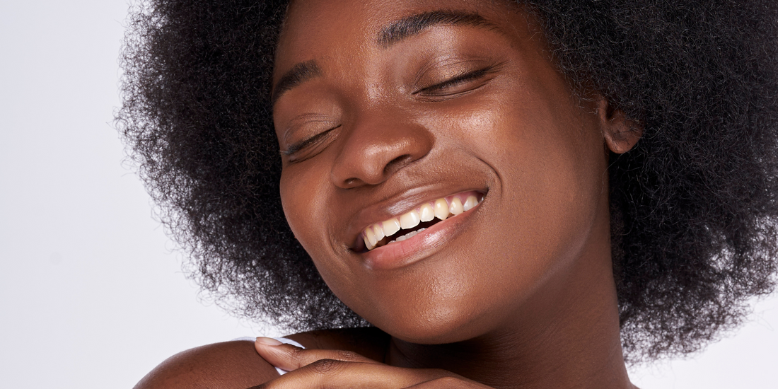 Le peeling pour lutter contre l’acné sur la peau noire