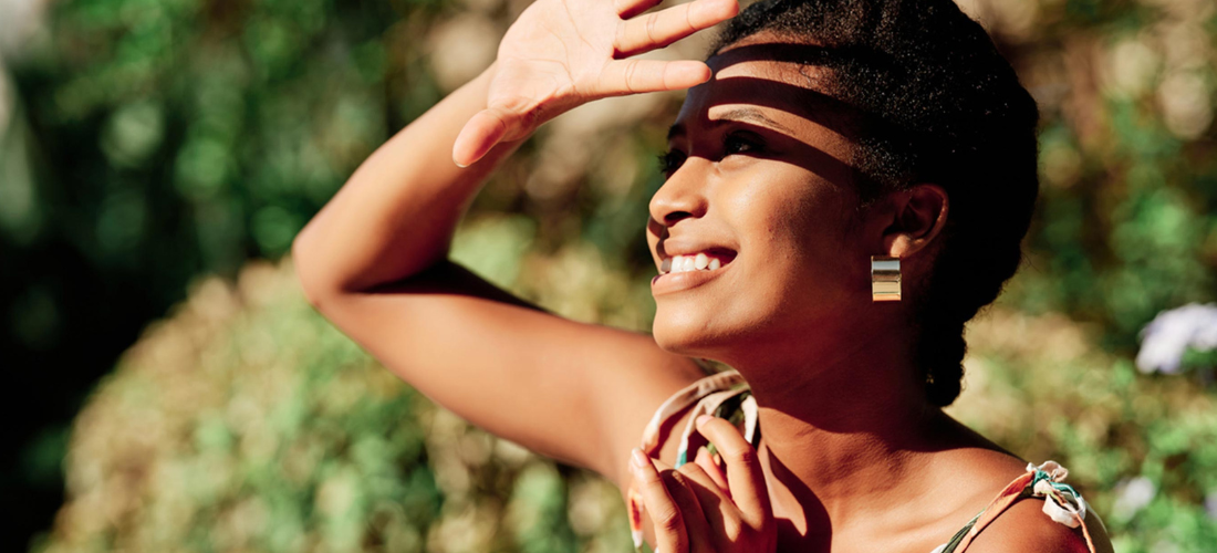 Les bienfaits du soleil pour la peau : comment profiter de ses effets positifs tout en la protégeant