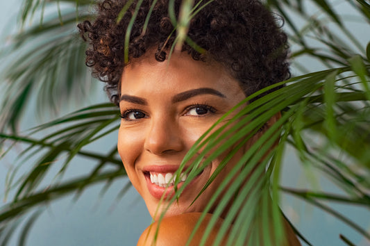 La protection solaire pour les peaux noires, mates et métissées