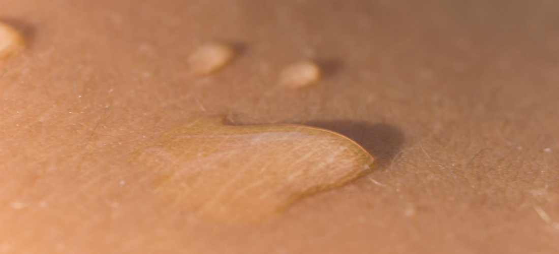 Comment traiter la peau grasse efficacement ? Conseils et astuces.